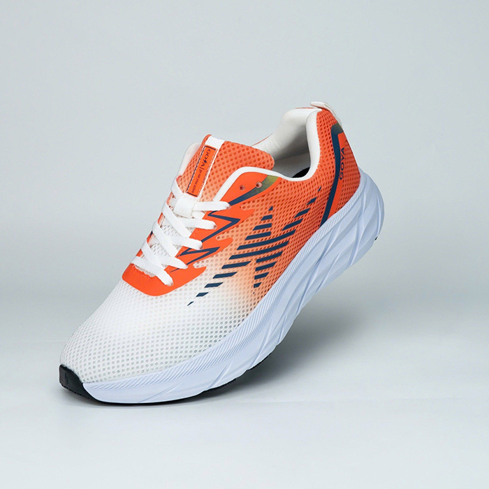 Giay-chay-bo-Goya-Training-Plus 2024-mau-trang-cam-4